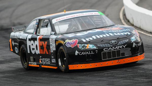 To&ntilde;o P&eacute;rez, a la caza de su segundo t&iacute;tulo en NASCAR M&eacute;xico