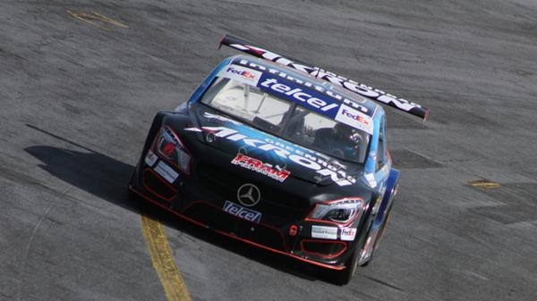 Rogelio L&oacute;pez califica en top-10 en S&uacute;per V8