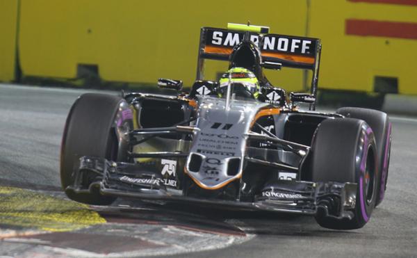 Carrer&oacute;n de P&eacute;rez en Singapur: suma y regresa a su equipo al 4&ordm; en el Mundial