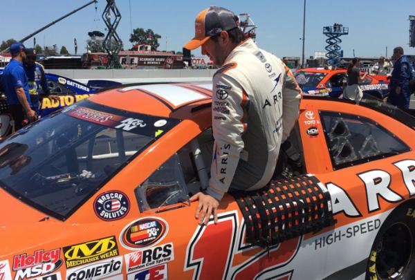 Su&aacute;rez califica para Sonoma y entrena en la K&N West