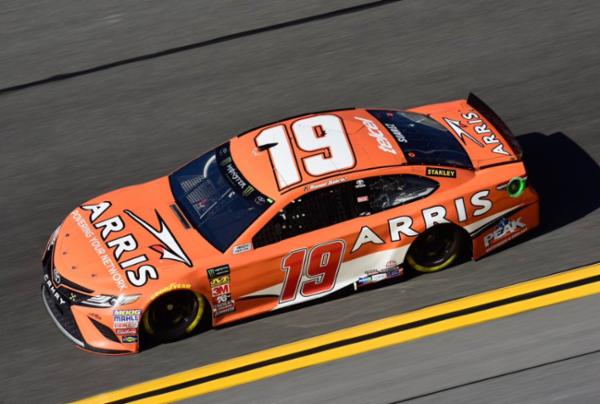 Retiro del regio Daniel Suárez en la Daytona 500 tras contacto