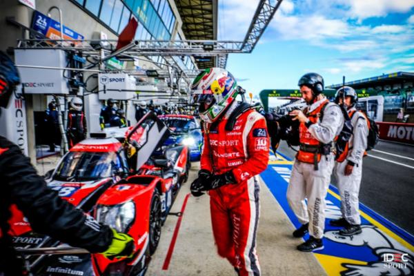 Larga Memo Rojas de la 3ª fila en las 24 Horas de Le Mans