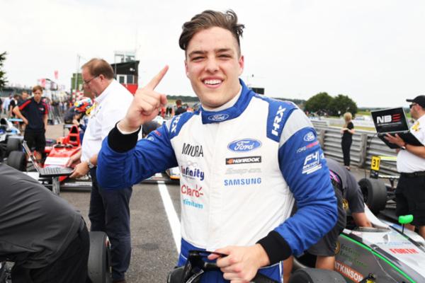 El mexicano Sebastián Álvarez va a Escocia por liderato de F4 Británica