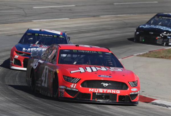 Negocia Daniel Su&aacute;rez en Phoenix pen&uacute;ltima ronda de NASCAR Cup 2019