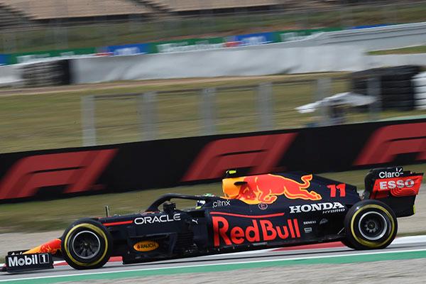 Cierran Max Verstappen 2&ordm; y Sergio P&eacute;rez 5&ordm; el GP de Espa&ntilde;a