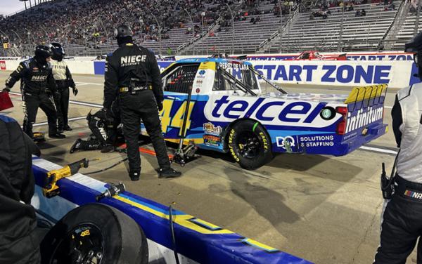 Accidente tempranero marca el destino de Andrés Pérez de Lara en Martinsville