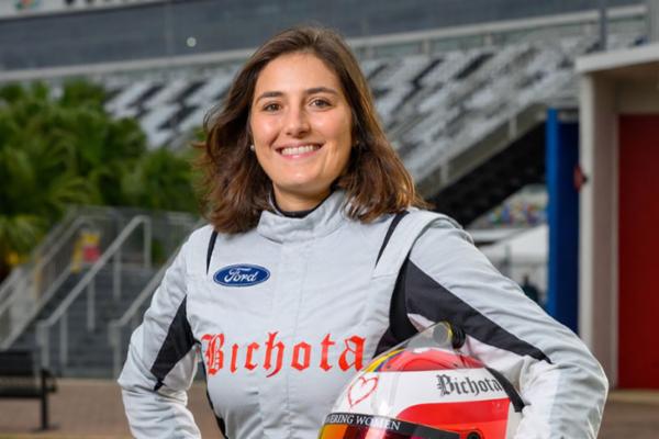 Debuta Tatiana Calder&oacute;n en NASCAR Brasil con el equipo SG28