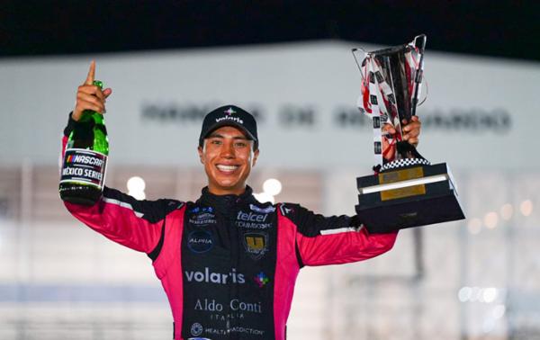 Eloy L&oacute;pez logra triunfo para Escuder&iacute;a Telmex Telcel en el estreno de Tulum