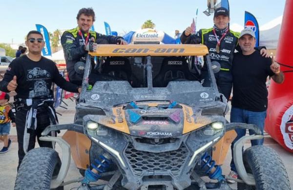 Pancho y Fernando Name compiten en la Coyote 300 del Campeonato Desert Series