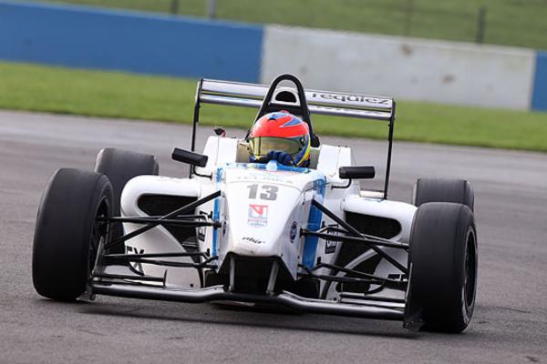 Diego Menchaca cierra 10º el campeonato F4
