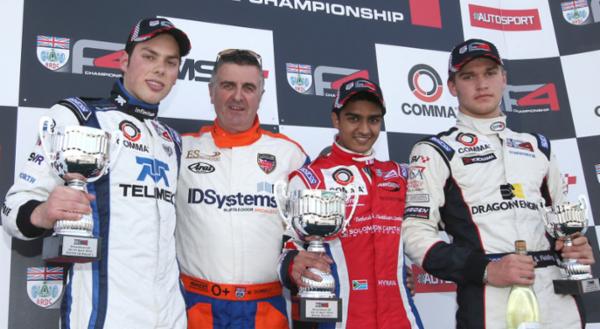 Menchaca logra su primer podio de la temporada en F4 Brit&aacute;nica