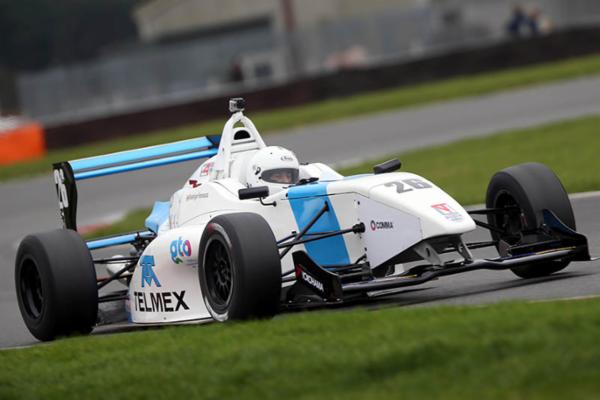 Rodrigo Fonseca finaliza temporada 2014 de F4 Brit&aacute;nica como uno de los mejores novatos