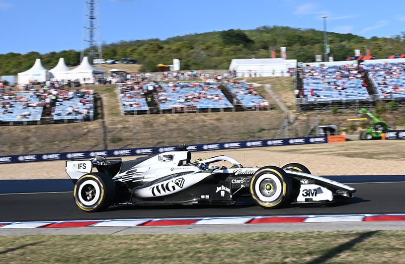 Sergio y Valtteri junto a Colton llevan a cabo las prácticas libres en Hungría